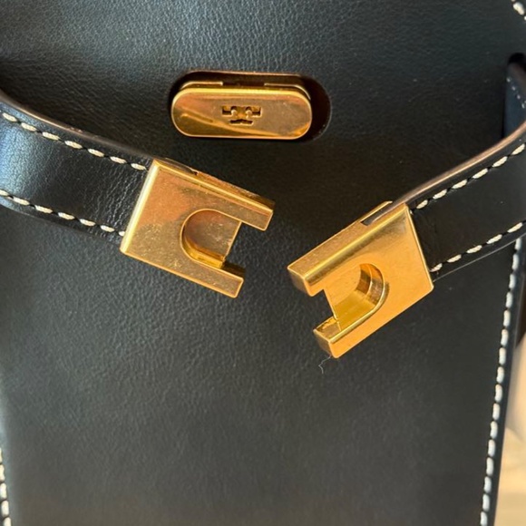 Authentic Tory Burch Lee Radziwill Petite Bucket Bag Black NWT - Picture 12 of 17